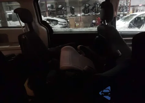 2010 Dodge Grand Caravan Se from USA, damaged, VIN 2D4RN4DE2AR327063